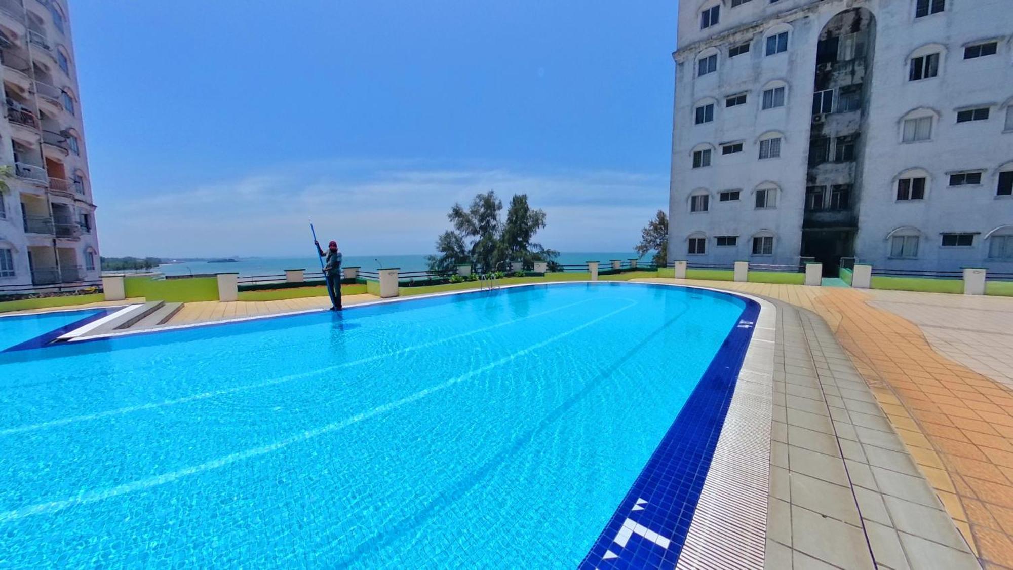 Apartment 2-5pax Sunshine Beachfront, Free Parking Port Dickson